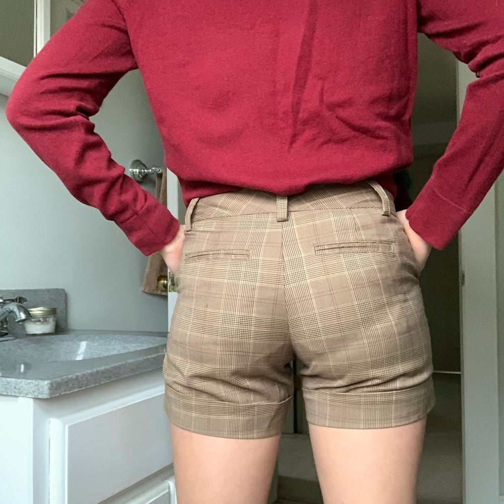 Gap Plaid Shorts - Picture 2 of 8